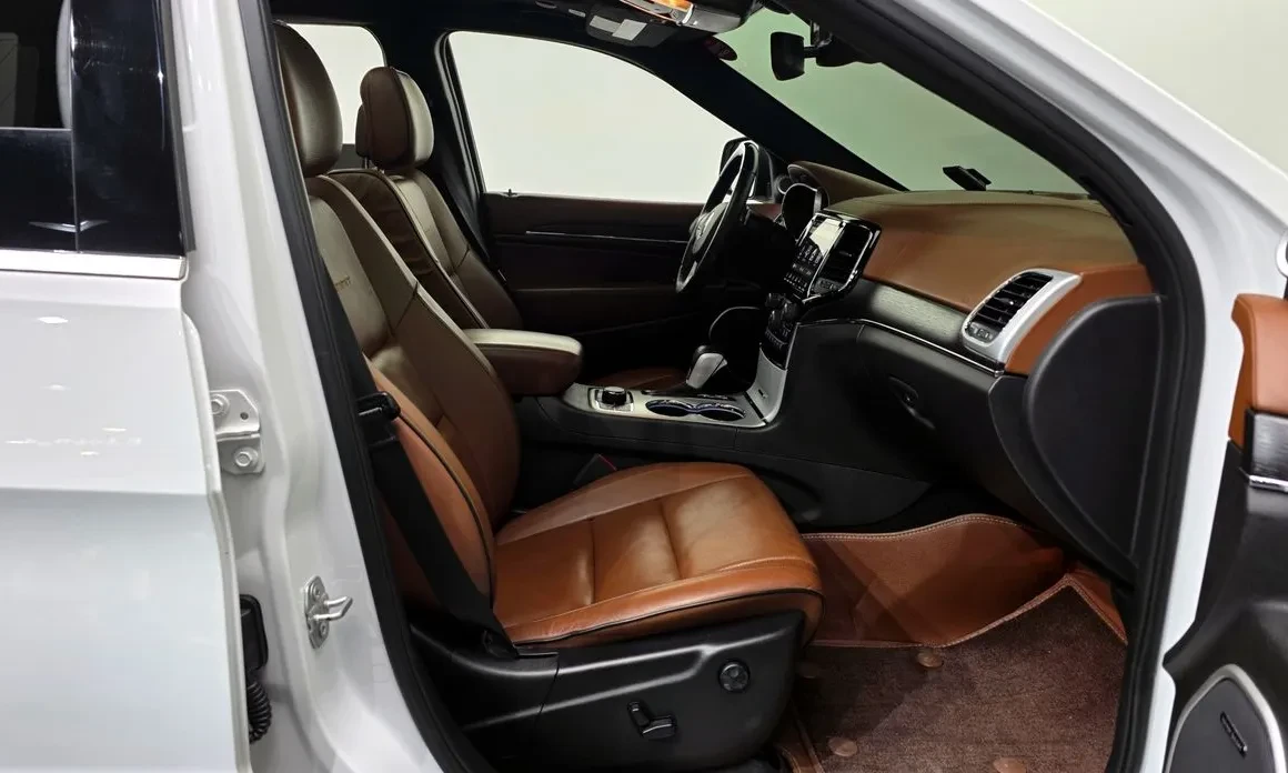 Jeep Grand cherokee 3.6 Summit, снимка 10 - Автомобили и джипове - 54512960