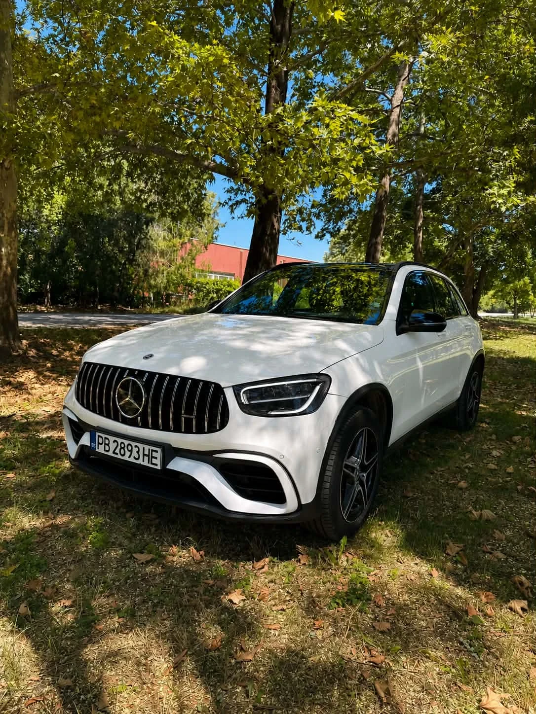 Mercedes-Benz GLC 300 AMG 4-MATIC, снимка 3 - Автомобили и джипове - 55422951
