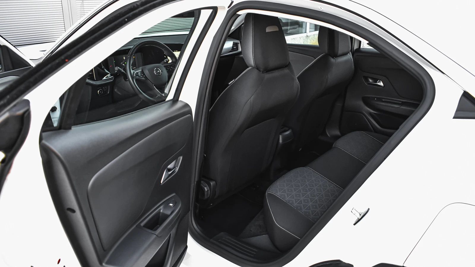 Opel Mokka e-Edition 50 kWh, снимка 9 - Автомобили и джипове - 55446979