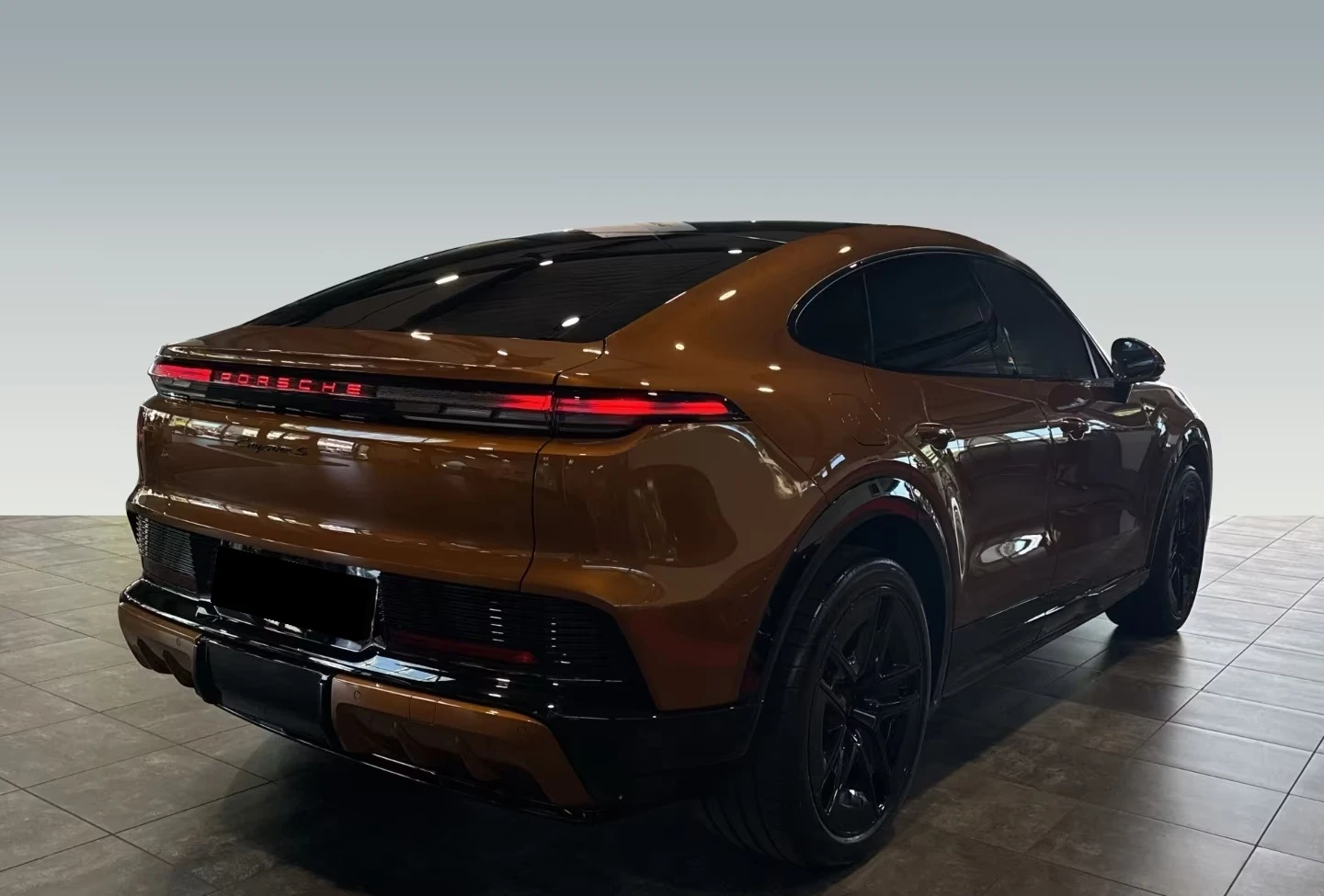Porsche Cayenne S COUPE ELECTRIC SPORT-DESIGN BOSE PANORAMA 360, снимка 2 - Автомобили и джипове - 55674396