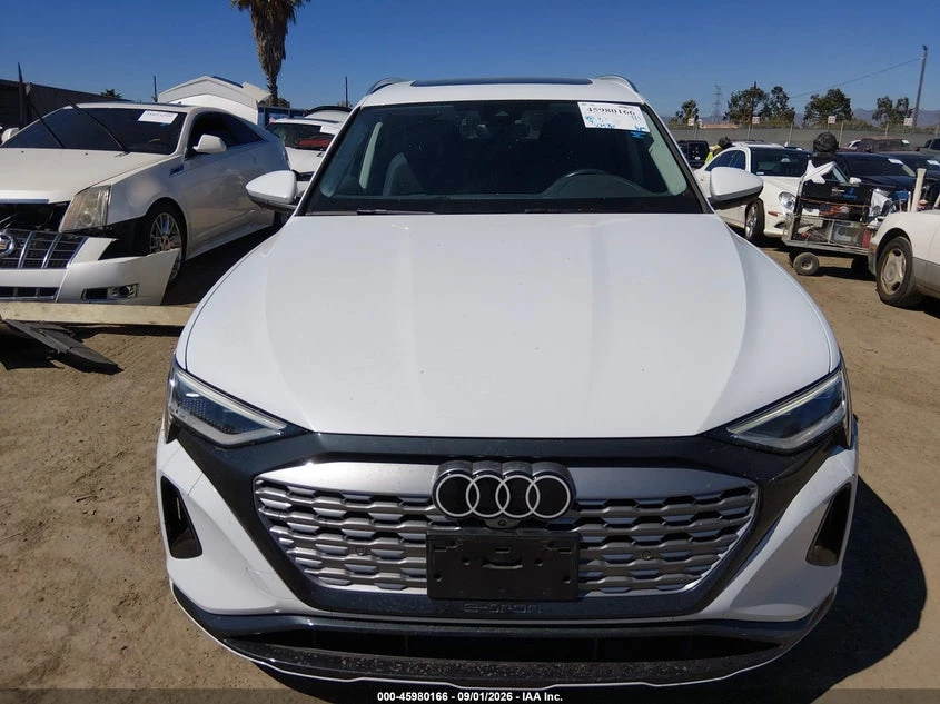 Audi Q8 E-Tron Premium Plus Quattro, снимка 12 - Автомобили и джипове - 56406015