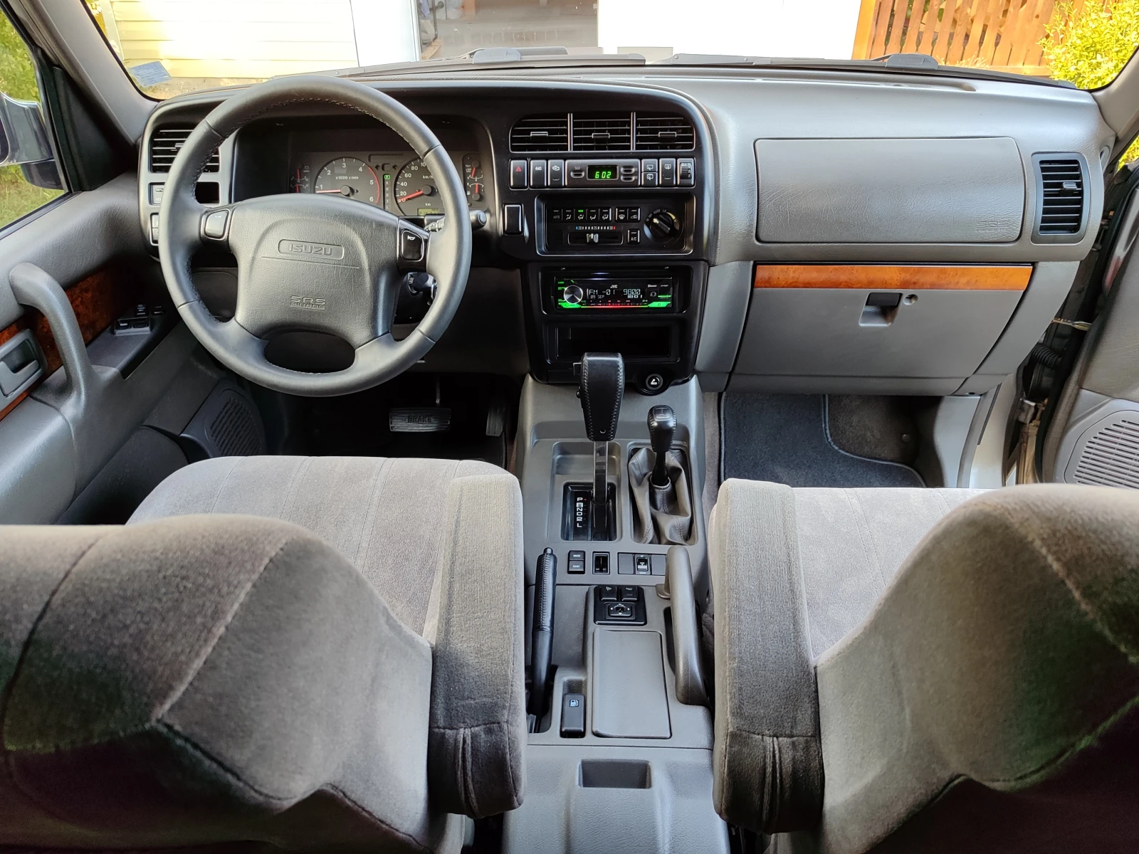 Isuzu Trooper 3.0DTI, снимка 6 - Автомобили и джипове - 56463851