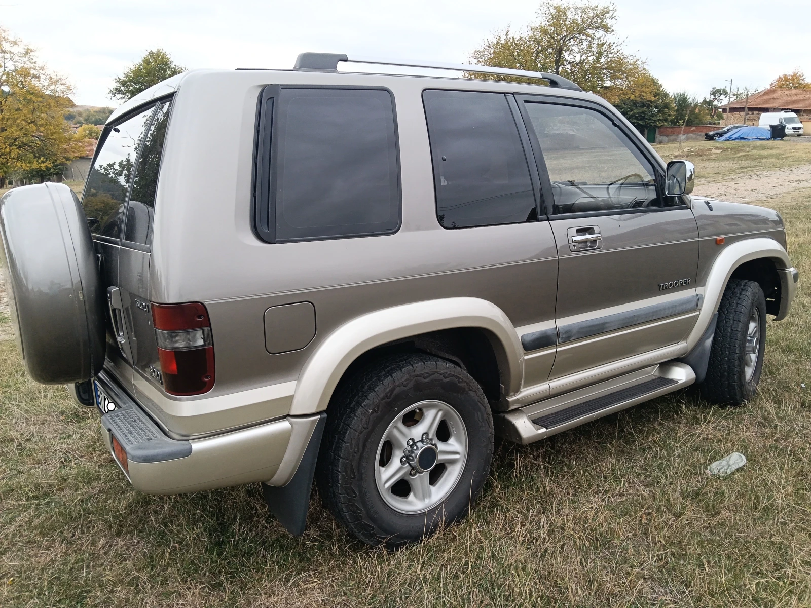Isuzu Trooper 3.0DTI, снимка 4 - Автомобили и джипове - 56463851