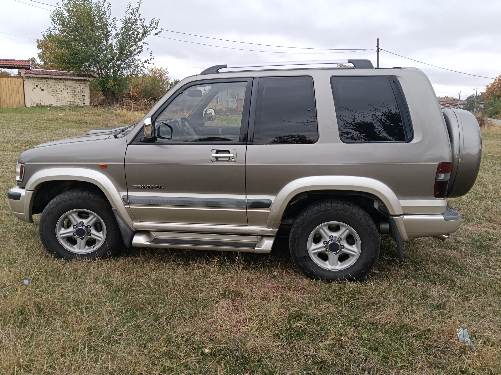 Isuzu Trooper 3.0DTI, снимка 2 - Автомобили и джипове - 56463851