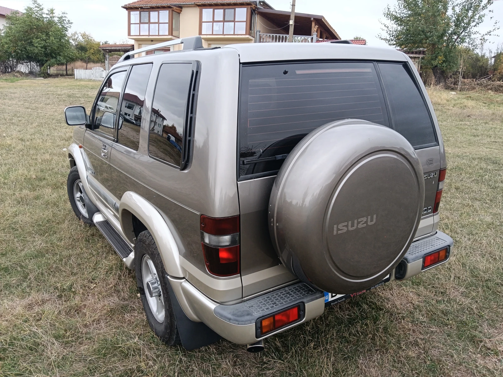 Isuzu Trooper 3.0DTI, снимка 3 - Автомобили и джипове - 56463851