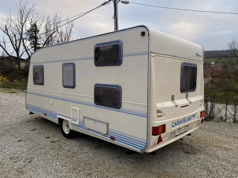 Каравана Caravelair Bamba Luxe 485, снимка 3 - Каравани и кемпери - 52683114