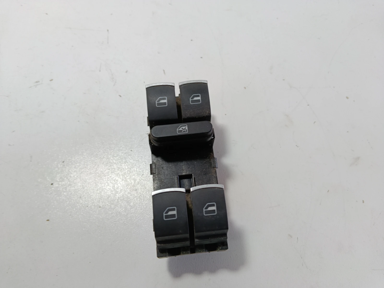 копче ел. стъкла 5K4959857 VW Tiguan