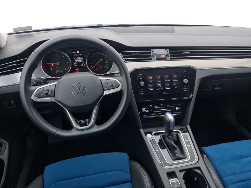 VW Passat VARIANT/2.0TDI/200HP/R-LINE/4M/KLESS/HUD/ACC/647b, снимка 10 - Автомобили и джипове - 48401739