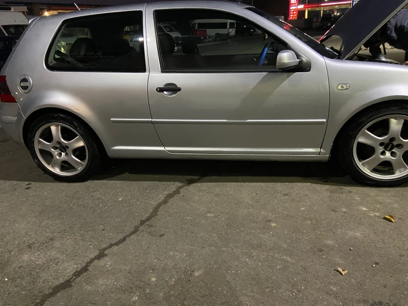 VW Golf, снимка 4 - Автомобили и джипове - 49523892