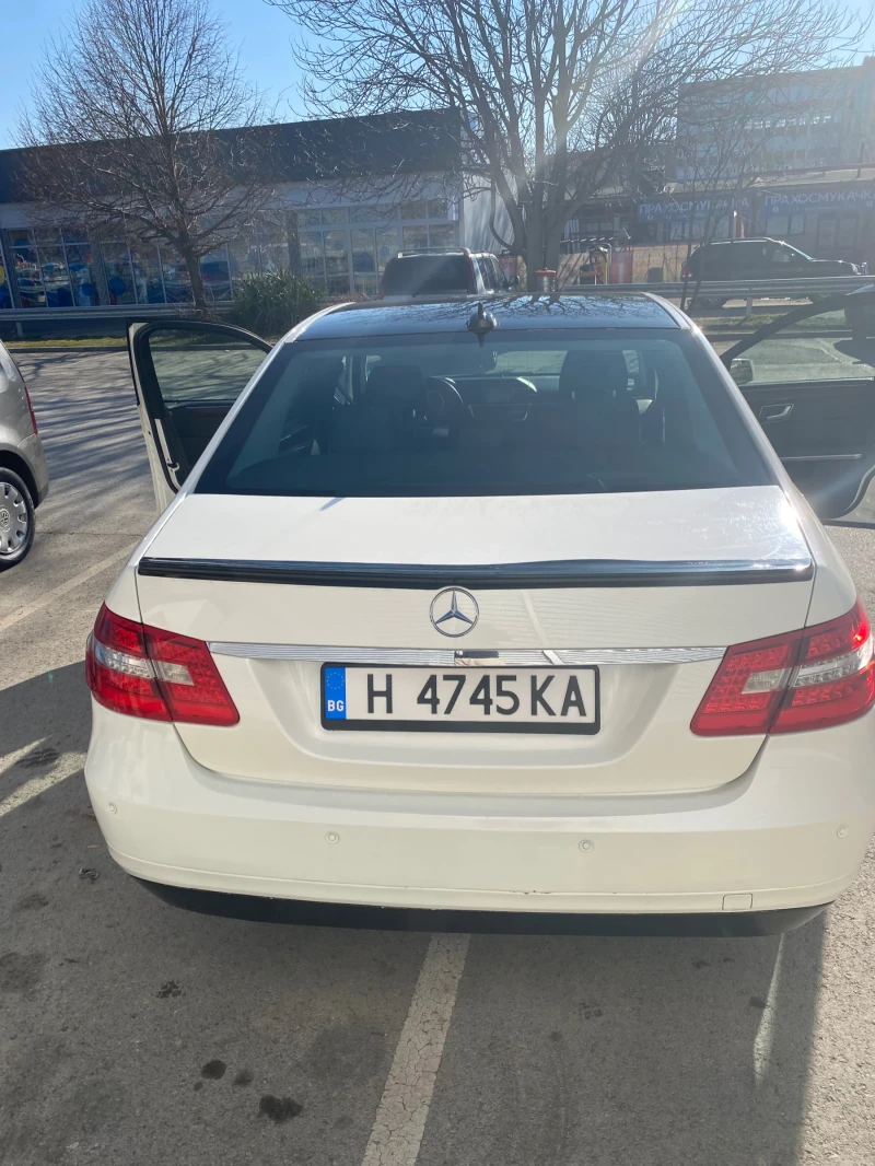 Mercedes-Benz E 200 Diesel, снимка 4 - Автомобили и джипове - 48848818