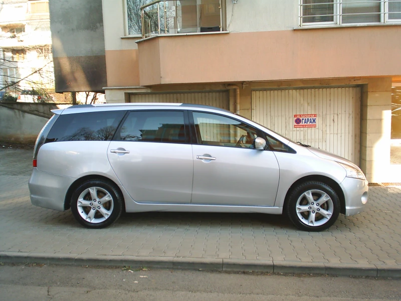 Mitsubishi Grandis 2.0 TDI 140k.c., снимка 3 - Автомобили и джипове - 49026066