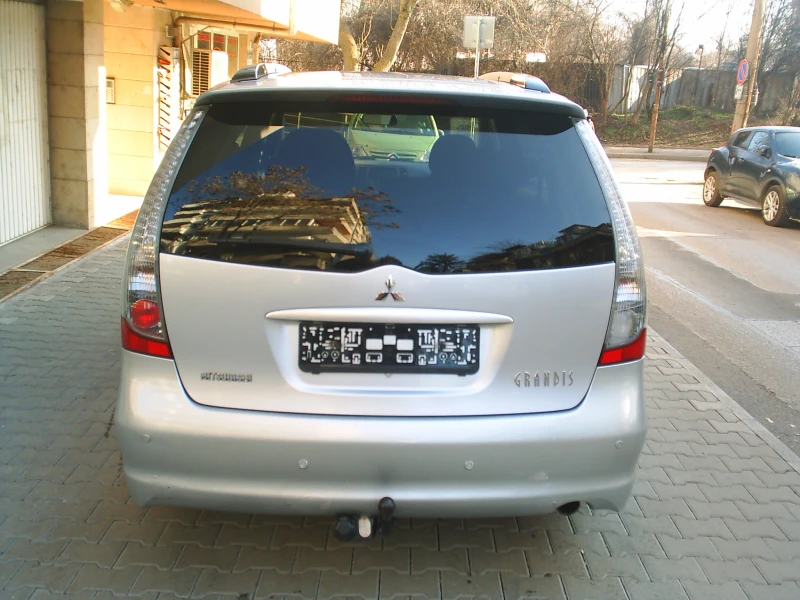 Mitsubishi Grandis 2.0 TDI 140k.c., снимка 5 - Автомобили и джипове - 49026066