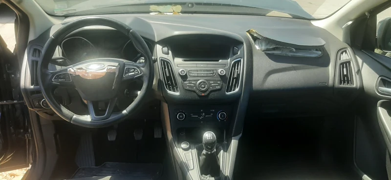 Ford Focus 1.0i, снимка 6 - Автомобили и джипове - 50966943