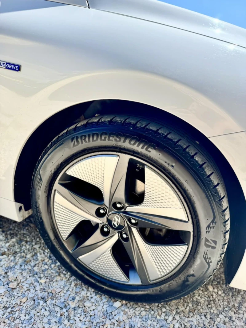 Hyundai Ioniq Facelift Premium , снимка 4 - Автомобили и джипове - 52395843