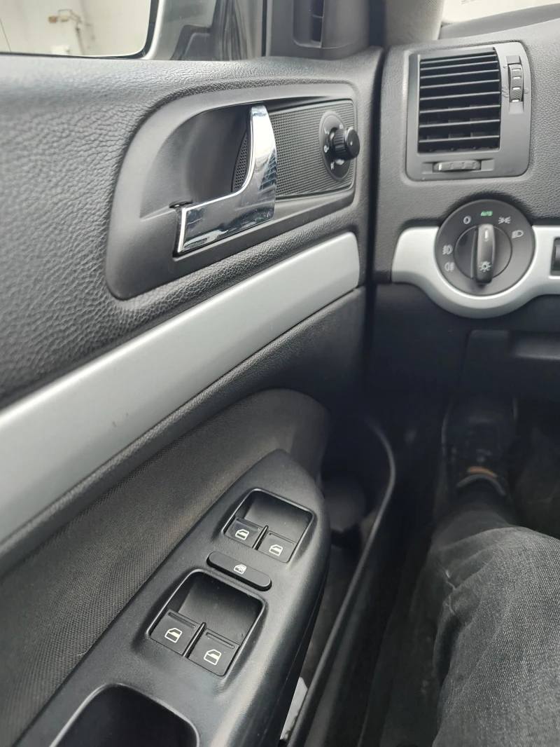 Skoda Octavia SCOUT 4X4, снимка 17 - Автомобили и джипове - 52755906