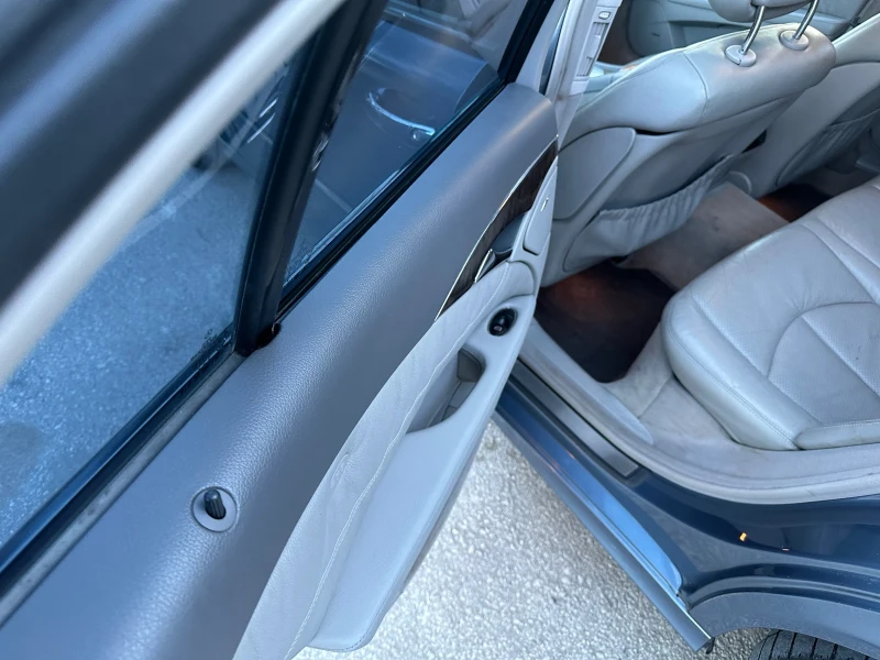 Mercedes-Benz E 320 CDI, снимка 11 - Автомобили и джипове - 52836898