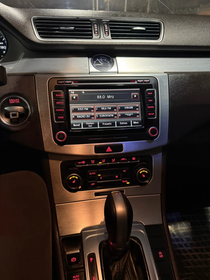 VW Passat * DSG* HIGHLINE* ТОП ЦЕНА* CAMERA* , снимка 8 - Автомобили и джипове - 52852079