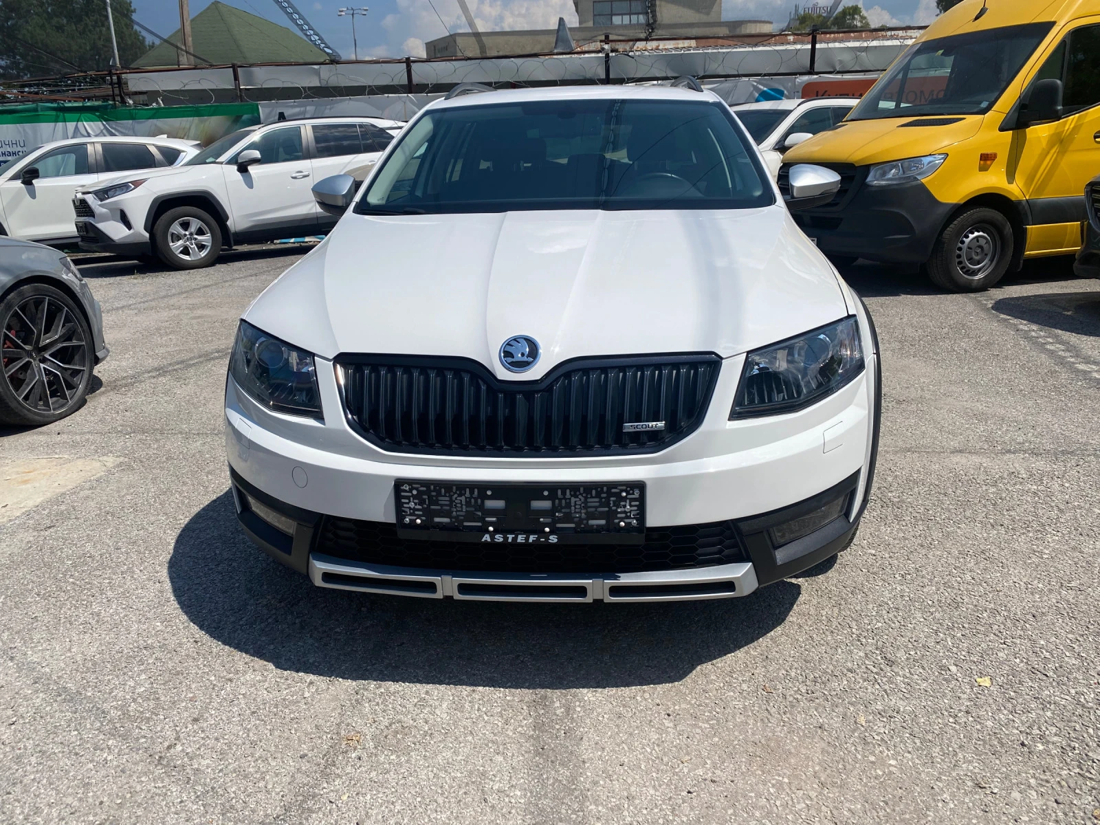 Skoda Octavia 2.0 TDI Scout 4x4 DSG 170000 км!!!!!! - изображение 2