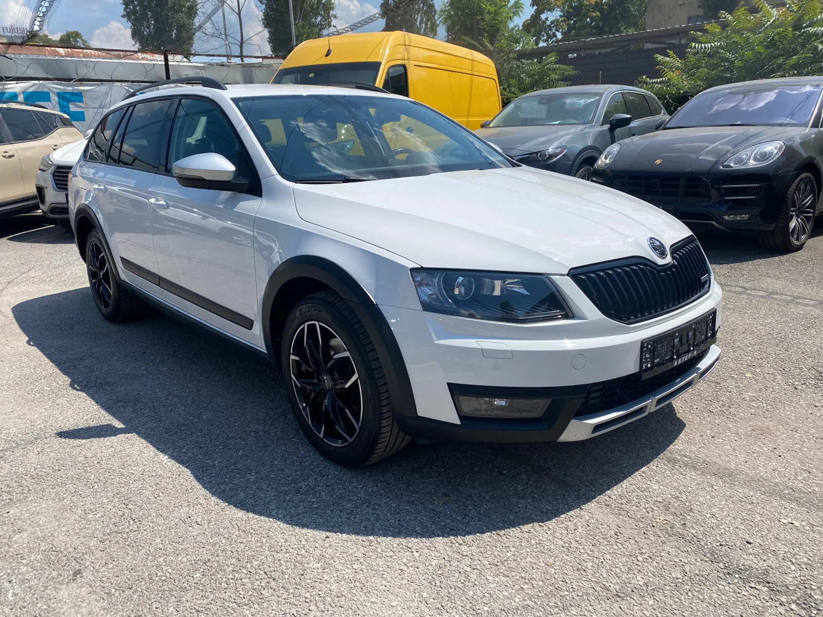 Skoda Octavia 2.0 TDI Scout 4x4 DSG 170000 км!!!!!! - изображение 3