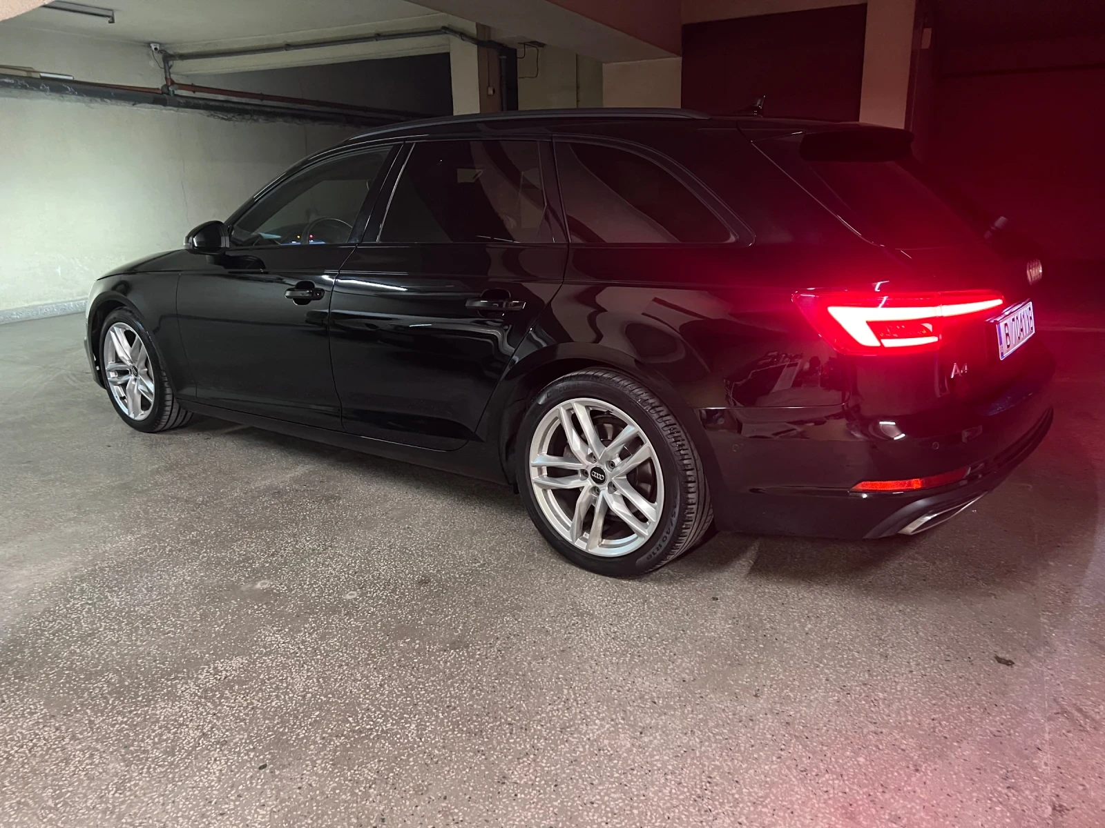 Audi A4 40TDI Sport, Matrix - изображение 4