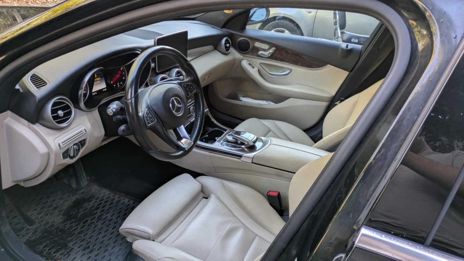 Mercedes-Benz C 300  - изображение 5