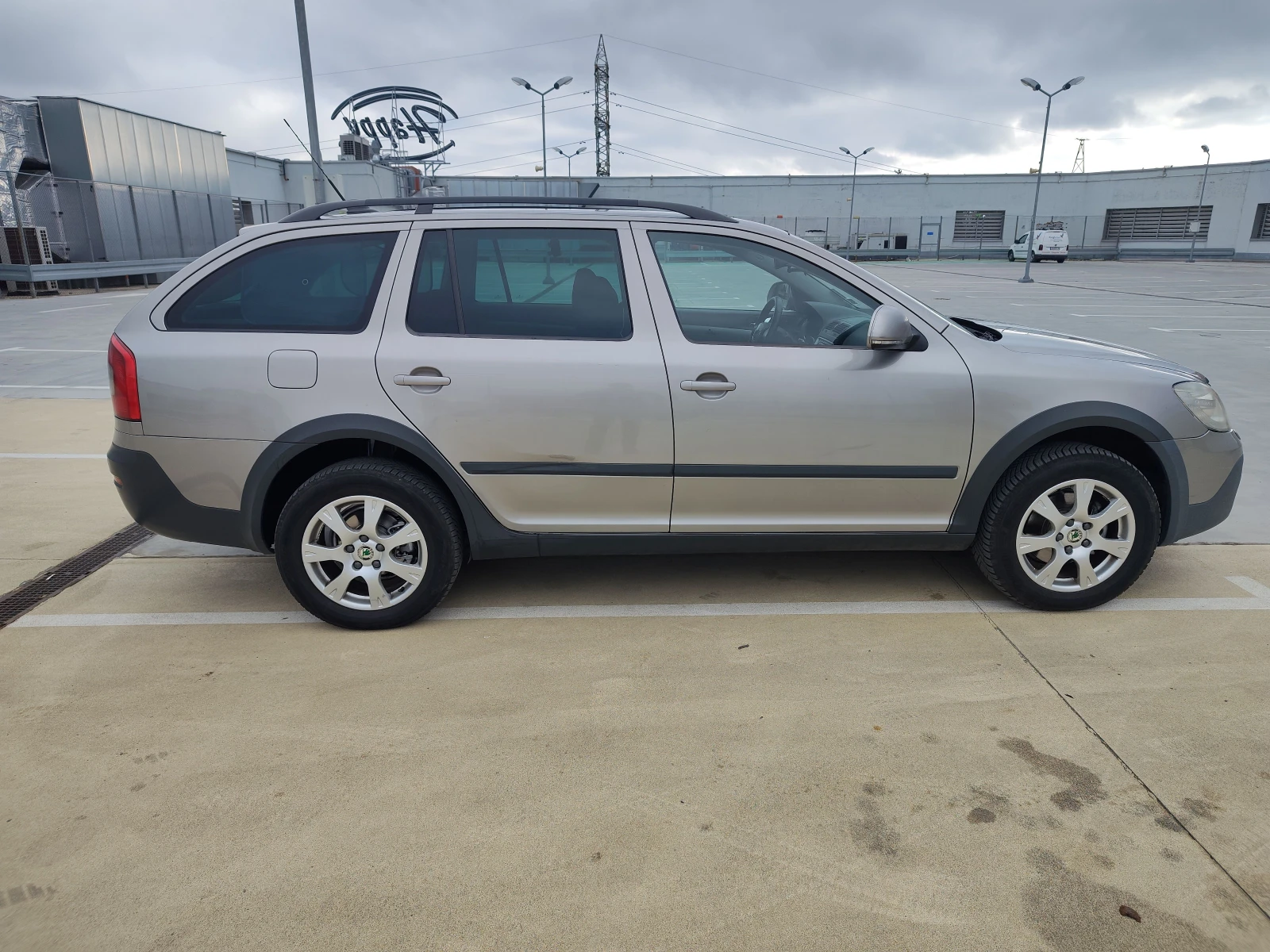 Skoda Octavia SCOUT 4X4 - изображение 4