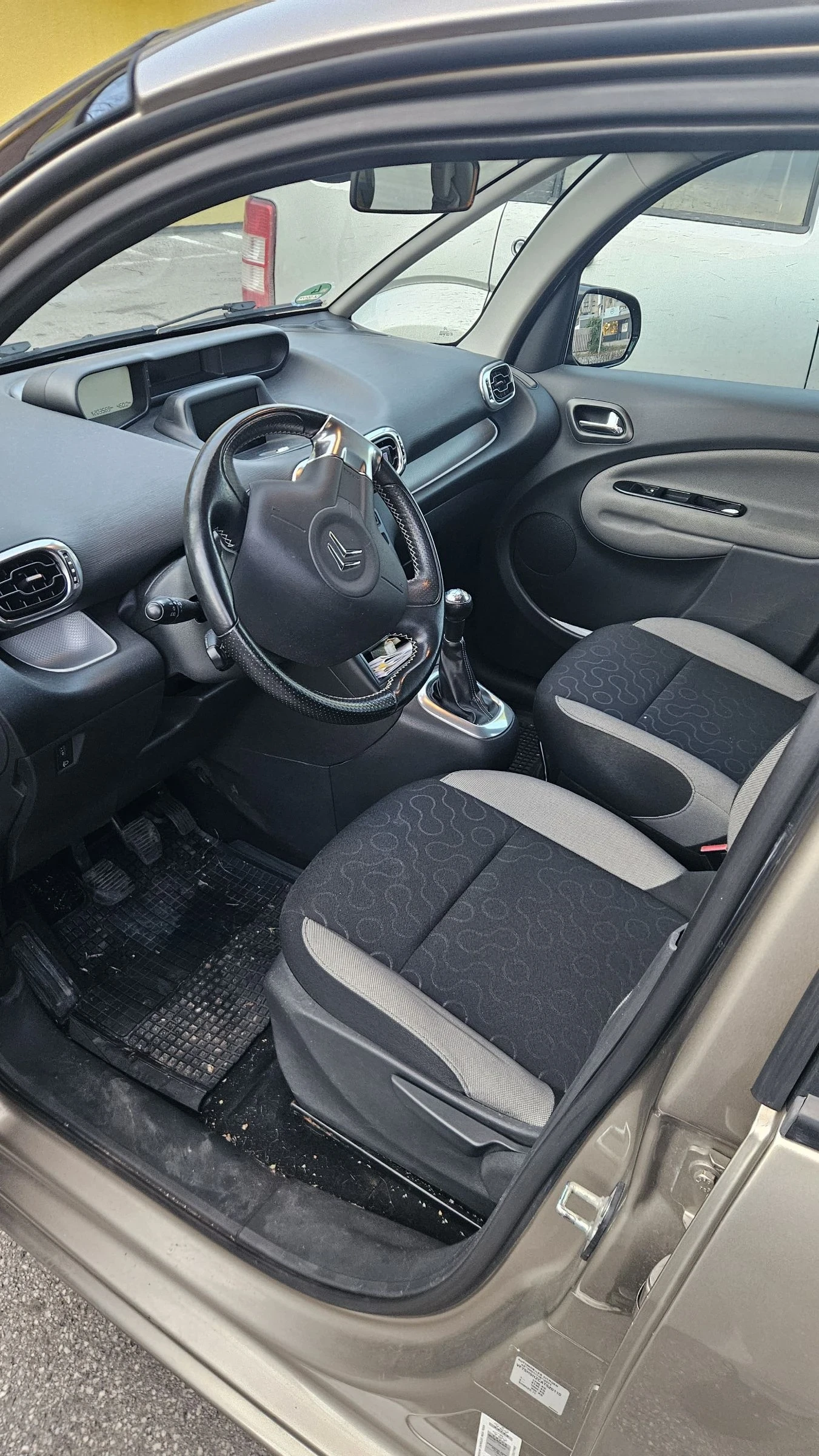 Citroen C3 Picasso 1.6hdi.109ks klimatrpnik.navi | Mobile.bg � ����������� 15