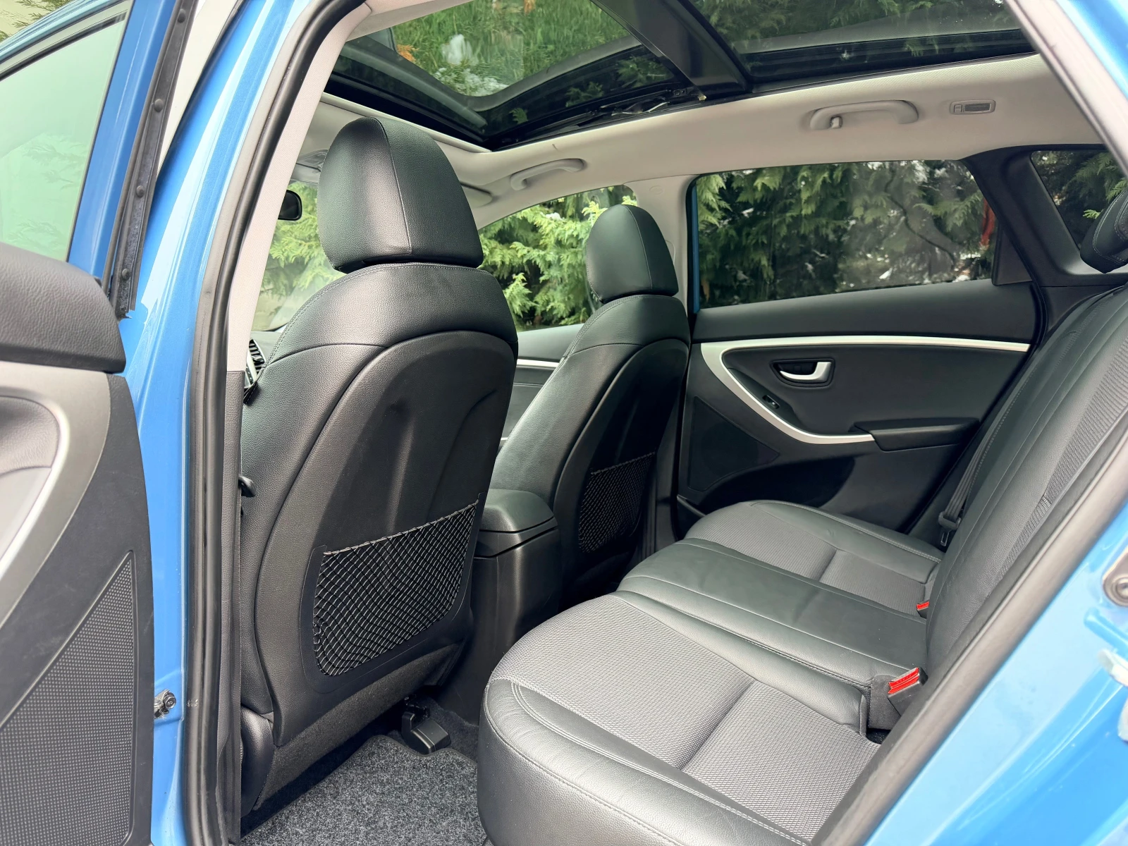 Hyundai I30 1.6CRDI PANORAMA NAVI KAMERA KOJA KEYLESS-GO | Mobile.bg � ����������� 12