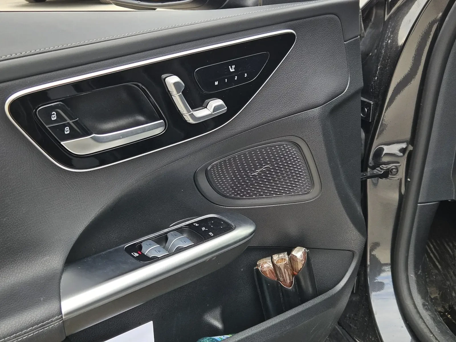 Mercedes-Benz C 300 ///AMG 4MATIC 2ГОДИНИ ГАРАНЦИЯ, снимка 14 - Автомобили и джипове - 53975614