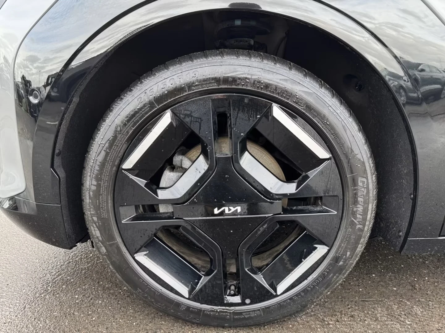 Kia EV3 GT-Line 81.4kWh DISTR 360* HUD B/S Winter Package+, снимка 15 - Автомобили и джипове - 54071129