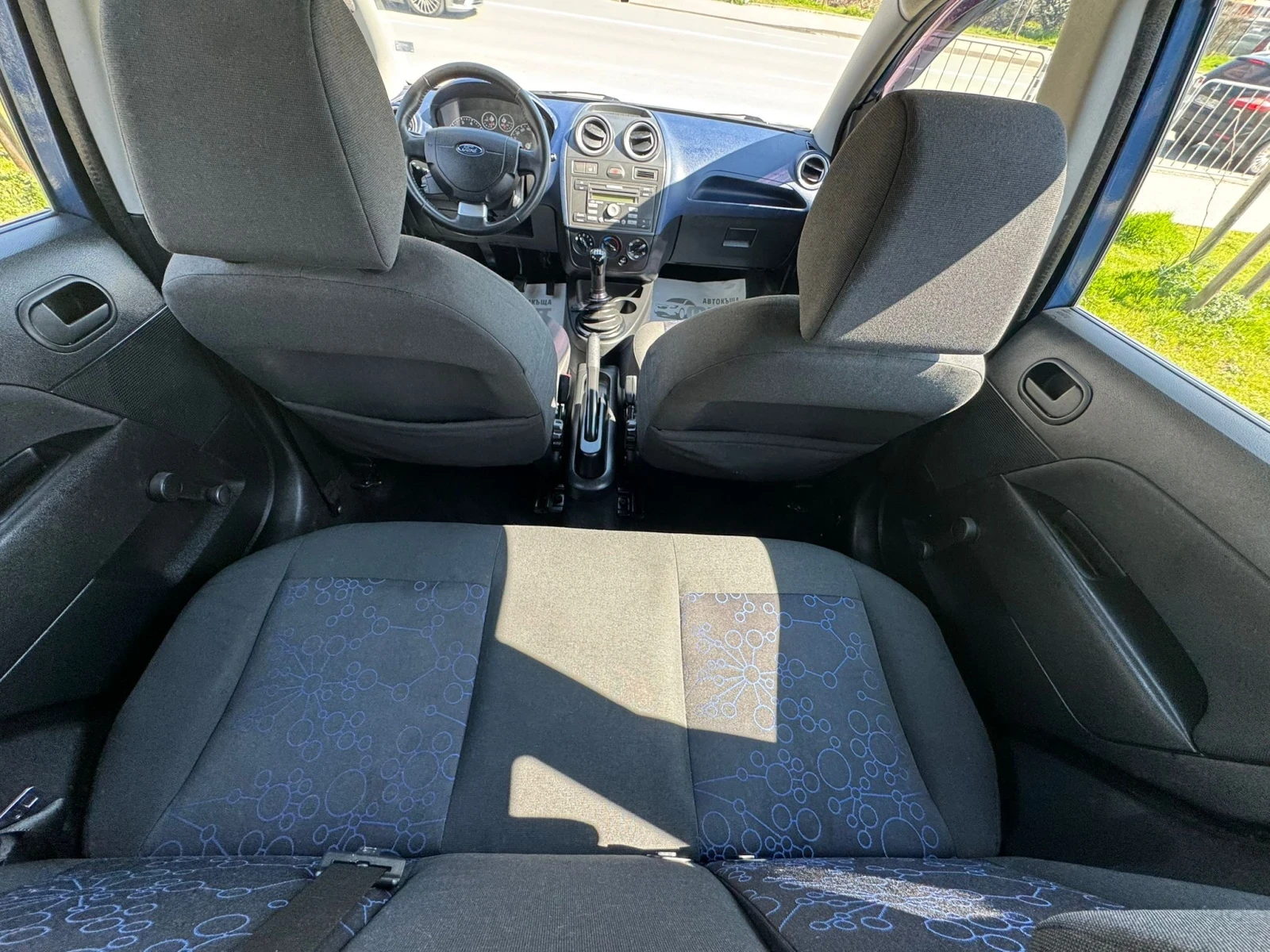 Ford Fiesta 1.2i/РЕАЛНИ КМ ! ! ! , снимка 10 - Автомобили и джипове - 54096712