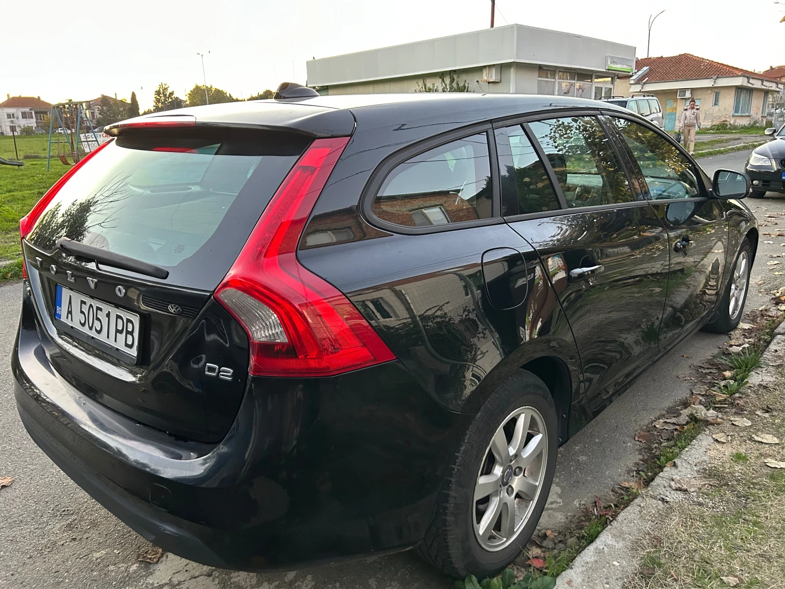 Volvo V60 D2 diesel automatic, снимка 3 - Автомобили и джипове - 54645274