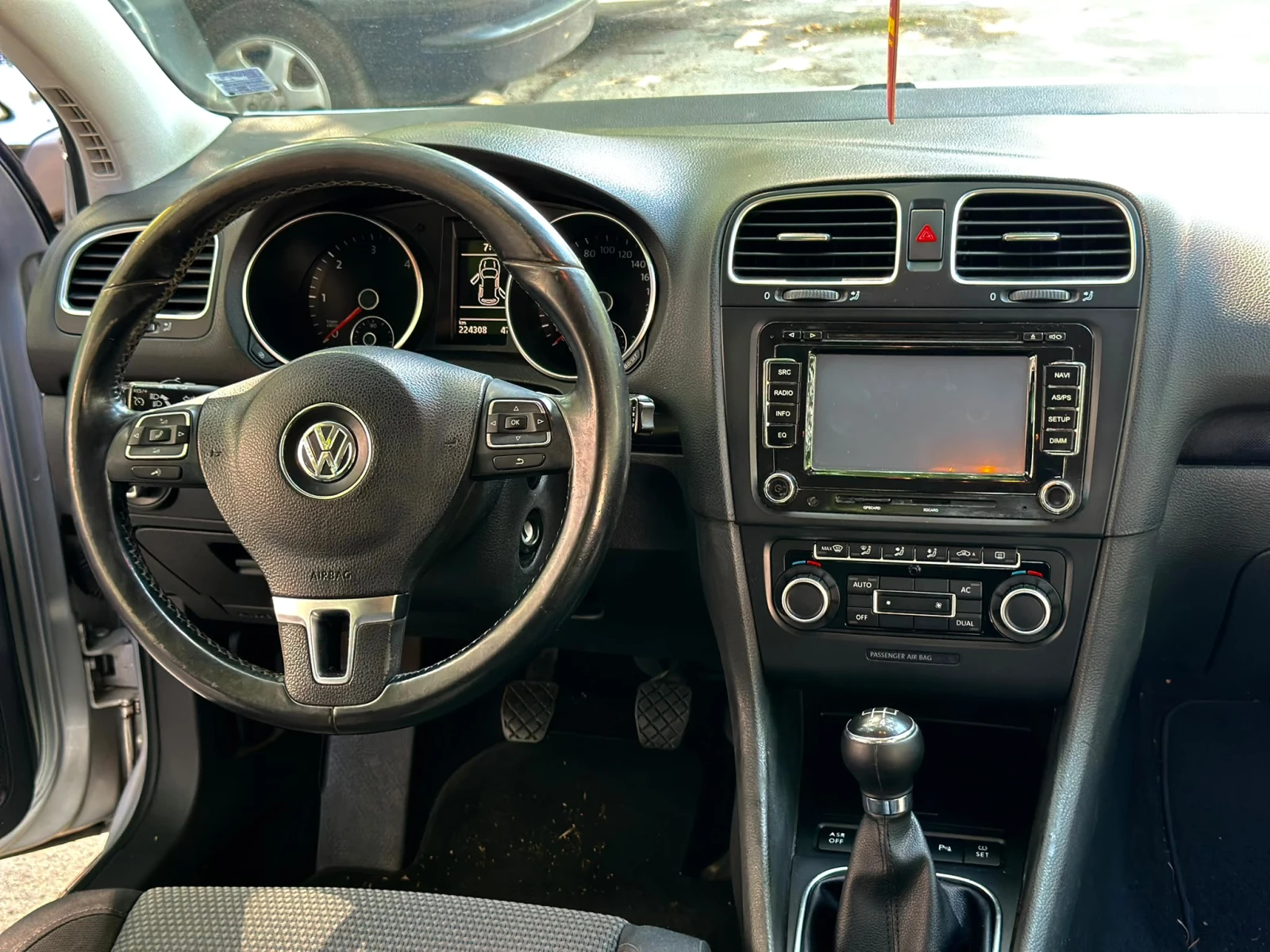 VW Golf 2.0/ 110к.с Топ! Регистриран/обслужен, снимка 11 - Автомобили и джипове - 55046908