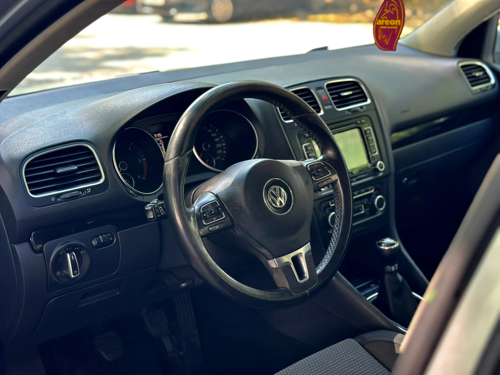 VW Golf 2.0/ 110к.с Топ! Регистриран/обслужен, снимка 8 - Автомобили и джипове - 55046908