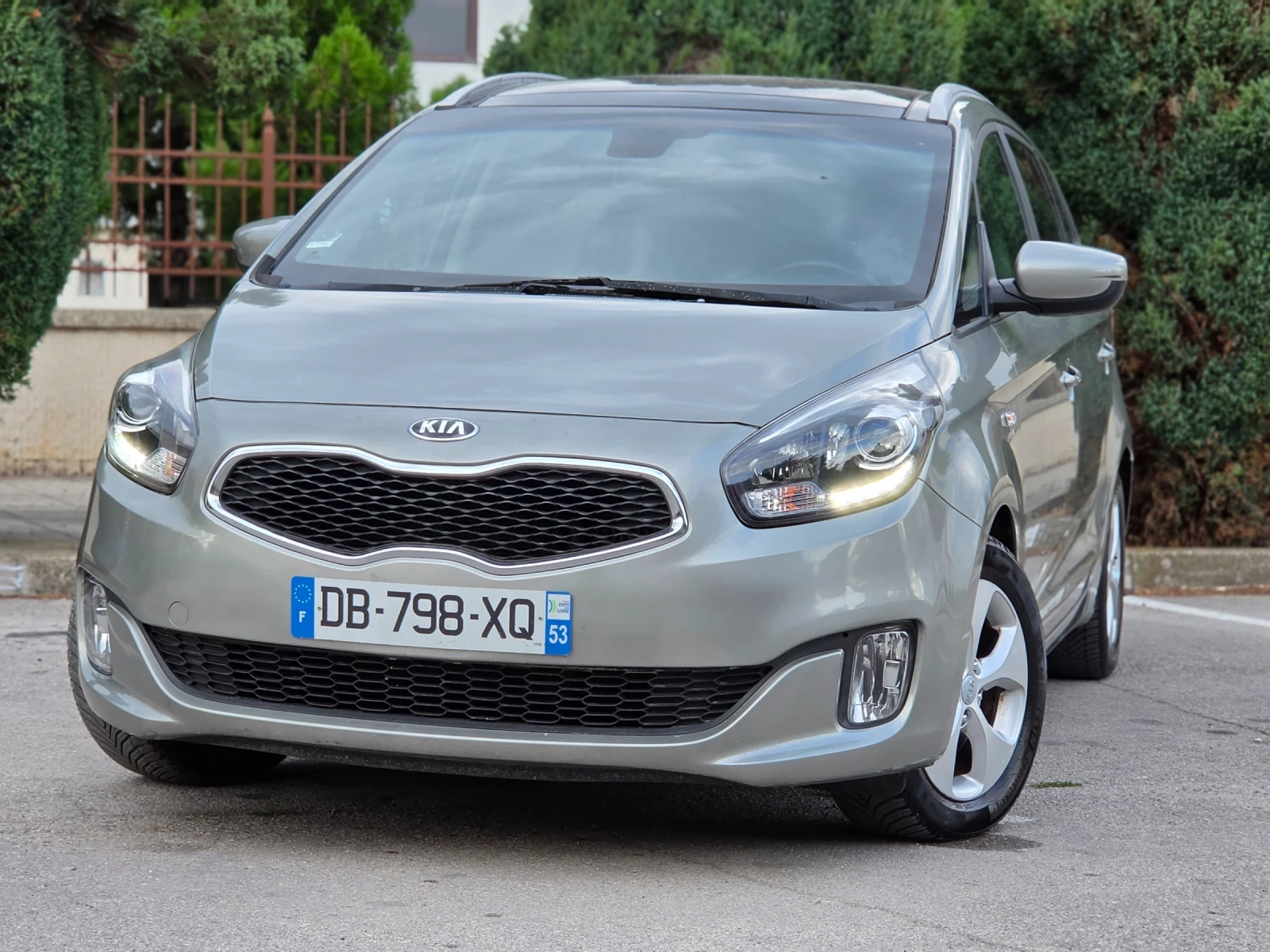 Kia Carens 1.7CRDi 136hp * КАМЕРА * ЕВРО 5 * , снимка 8 - Автомобили и джипове - 55228553