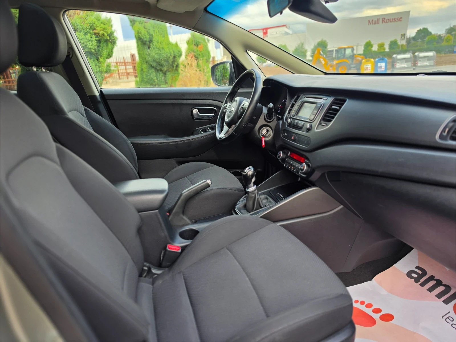 Kia Carens 1.7CRDi 136hp * КАМЕРА * ЕВРО 5 * , снимка 12 - Автомобили и джипове - 55228553