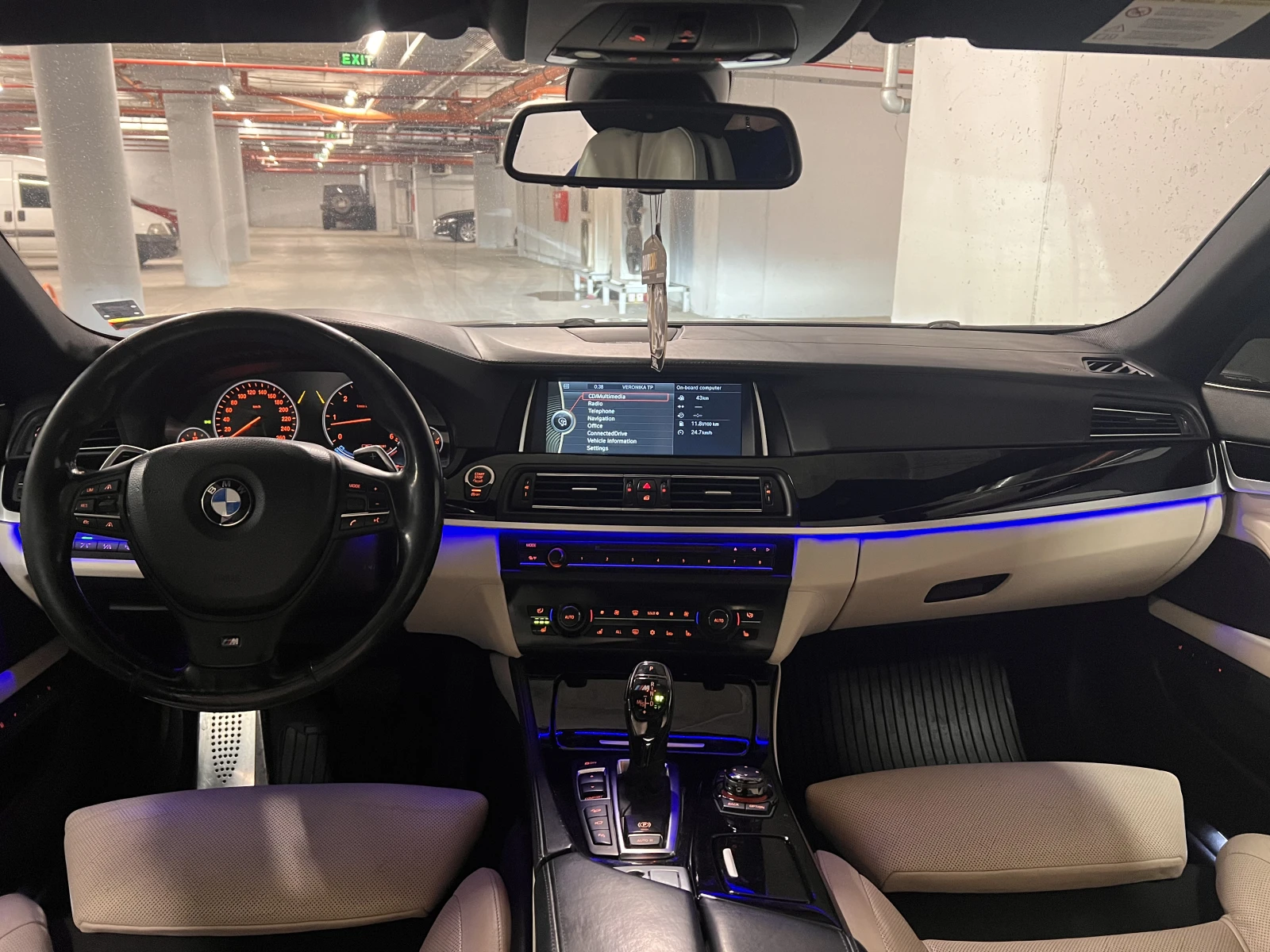 BMW 530 xDrive Individual, снимка 15 - Автомобили и джипове - 55250410
