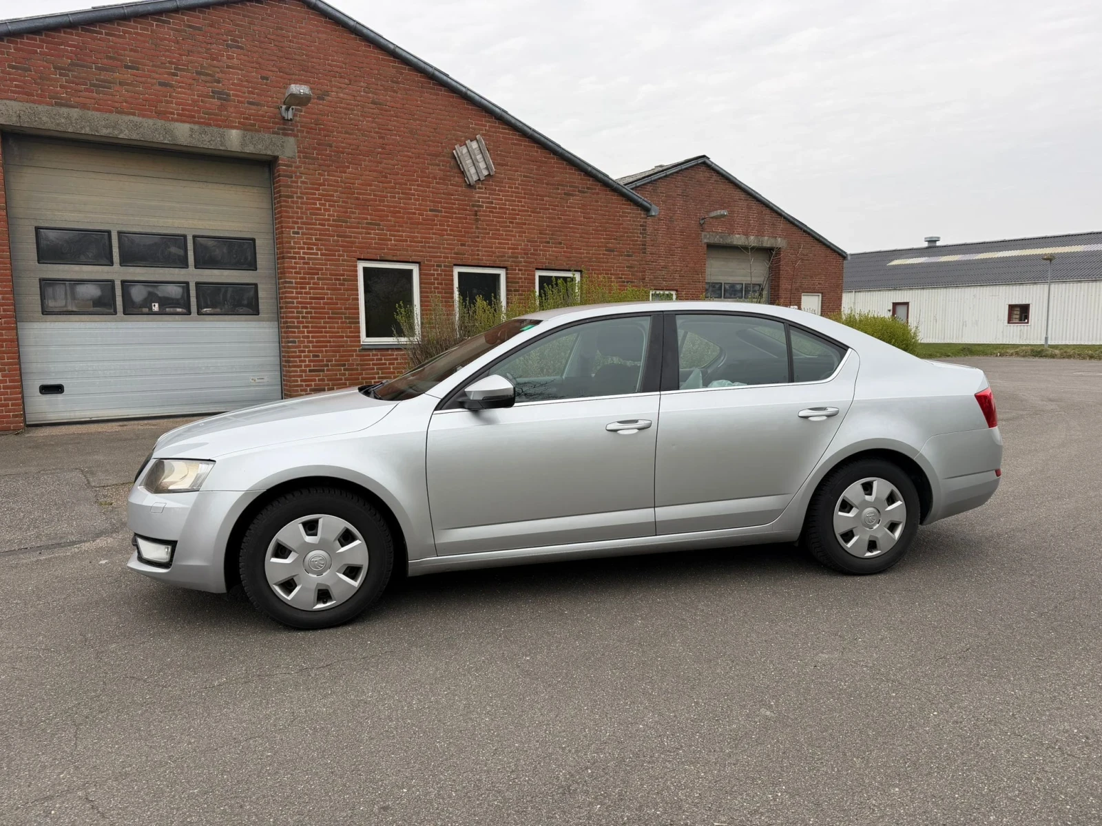 Skoda Octavia 2.0TDI DSG, снимка 3 - Автомобили и джипове - 55319706