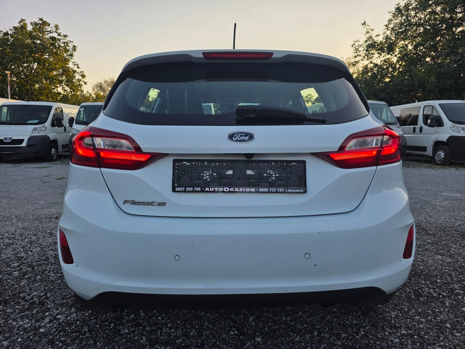Ford Fiesta 1.0i Автоматик Навигация Камера, снимка 5 - Автомобили и джипове - 55454497