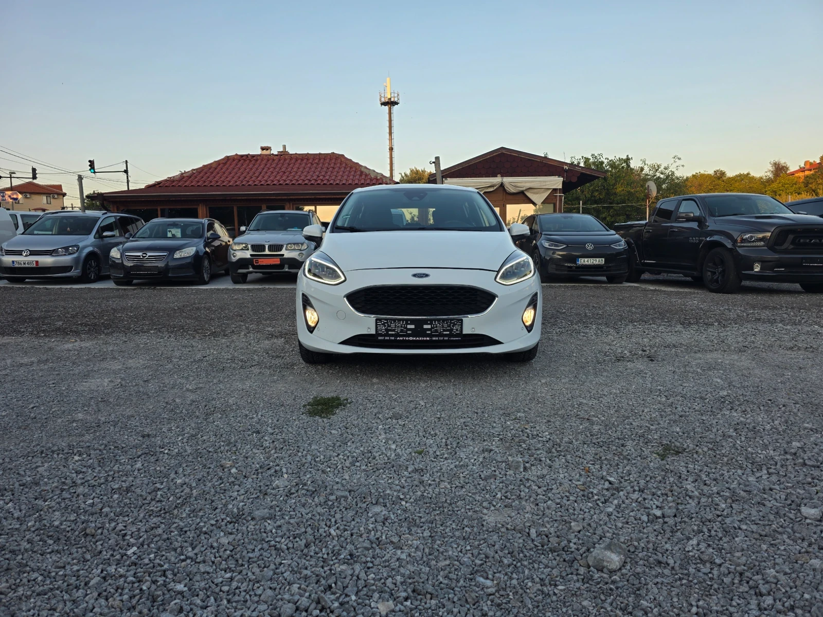 Ford Fiesta 1.0i Автоматик Навигация Камера, снимка 2 - Автомобили и джипове - 55454497