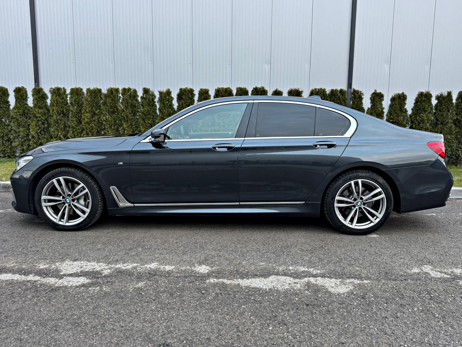 BMW 730 D X-Drive/M-Pack/Shadow line/ШВЕЙЦАРИЯ!!!, снимка 4 - Автомобили и джипове - 55480470