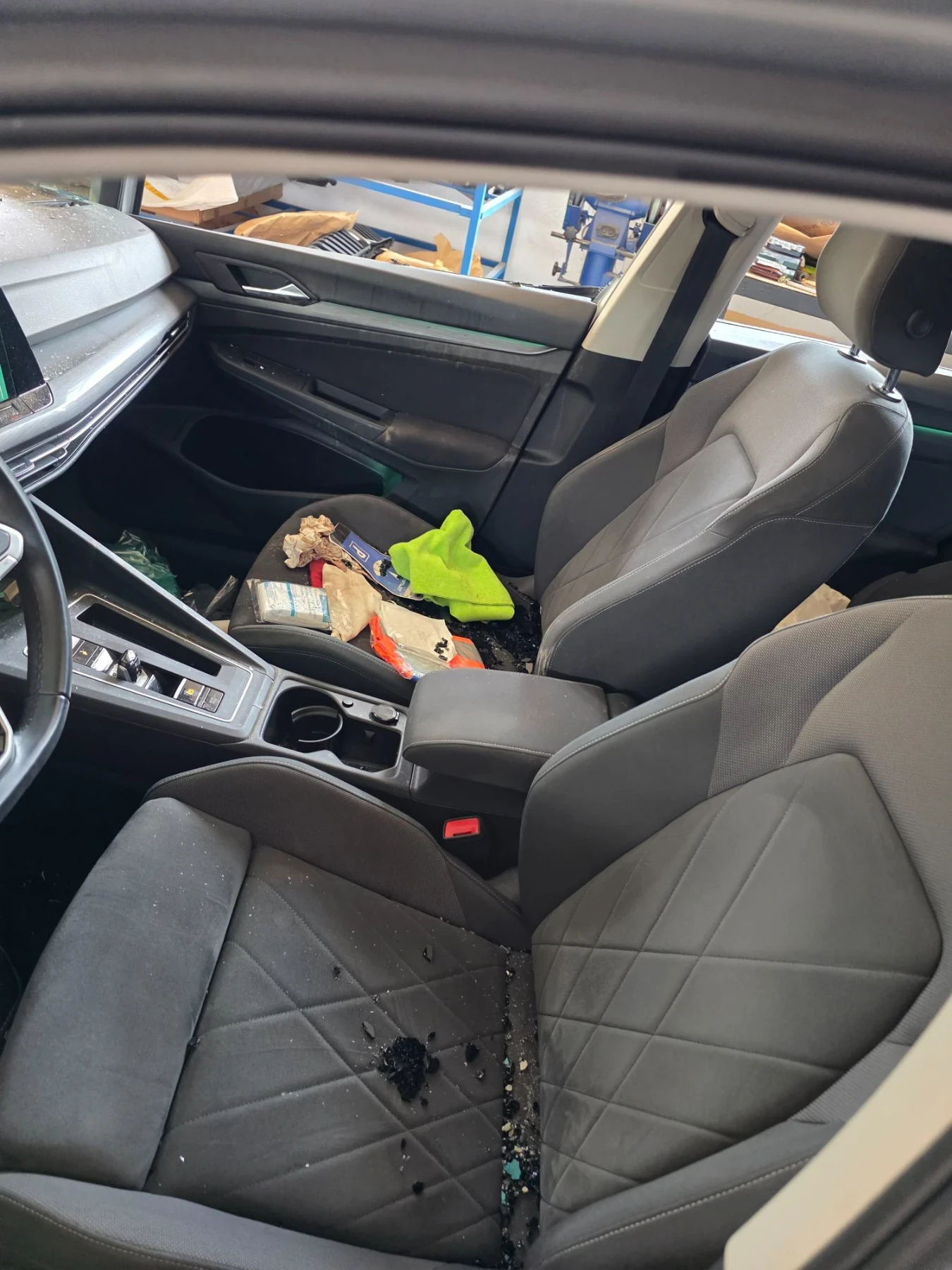 VW Golf 1.5 eTsi, снимка 12 - Автомобили и джипове - 55615585