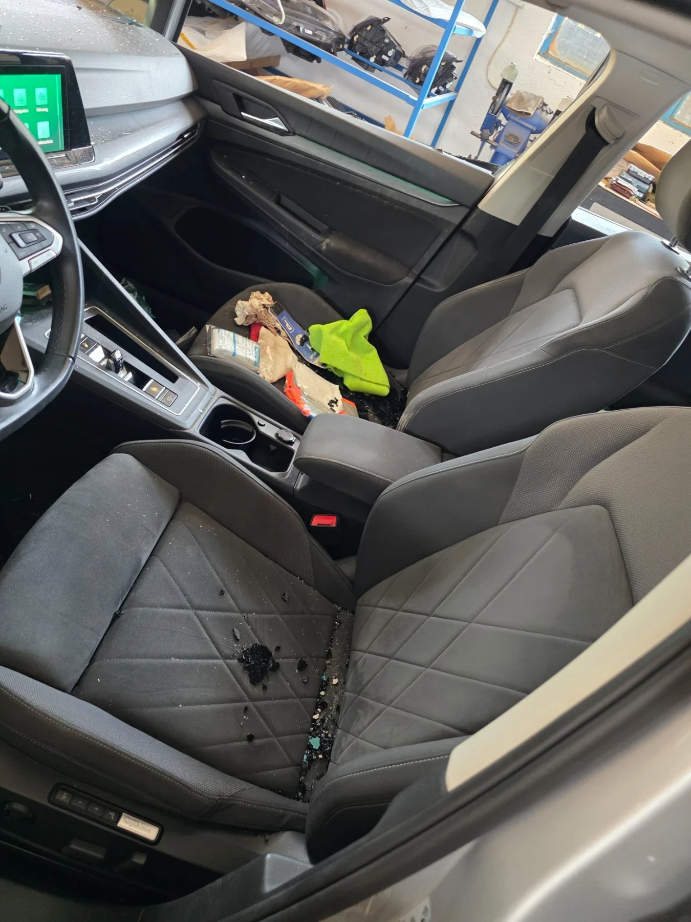VW Golf 1.5 eTsi, снимка 11 - Автомобили и джипове - 55615585