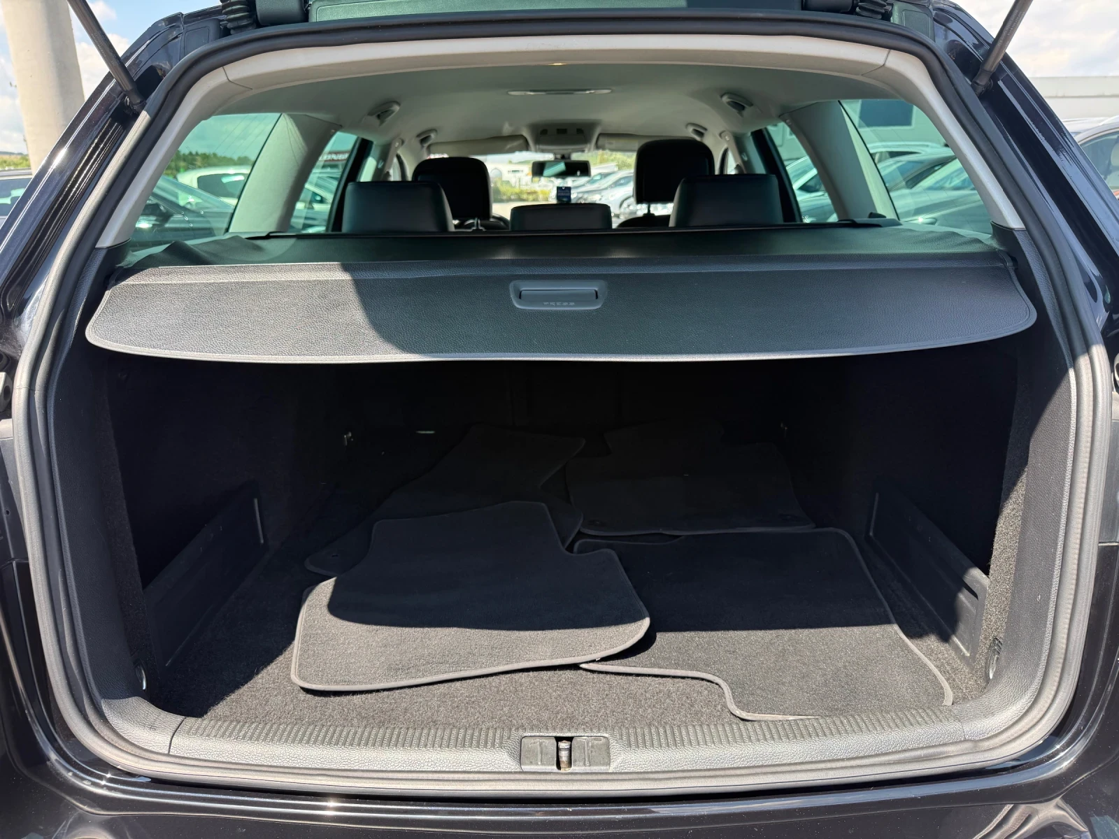 VW Passat 2.0 TDI DSG Highline 4-Motion BlueMotion Tech, снимка 8 - Автомобили и джипове - 55671664