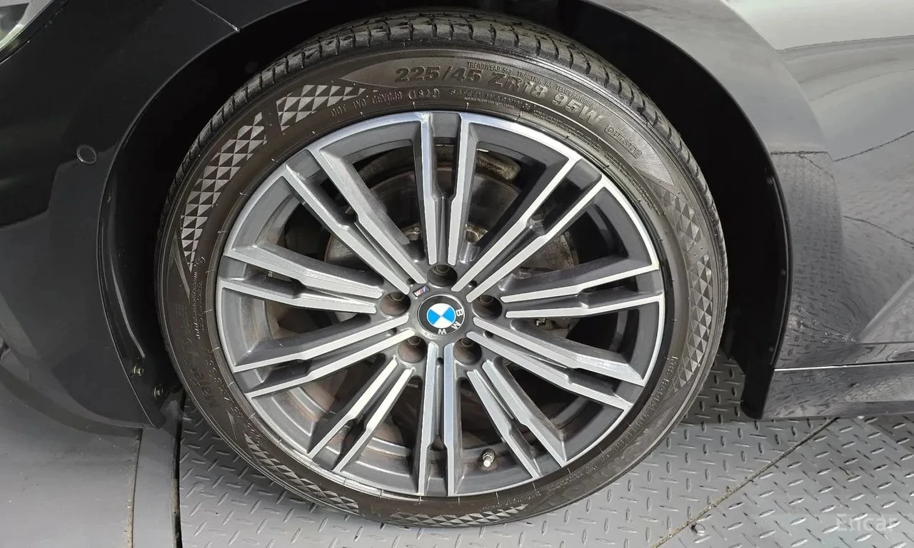 BMW 320 d M Sport | АВТОФИНАНСИРАНЕ | ЦЕНА ДО БЪЛГАРИЯ, снимка 5 - Автомобили и джипове - 55888722