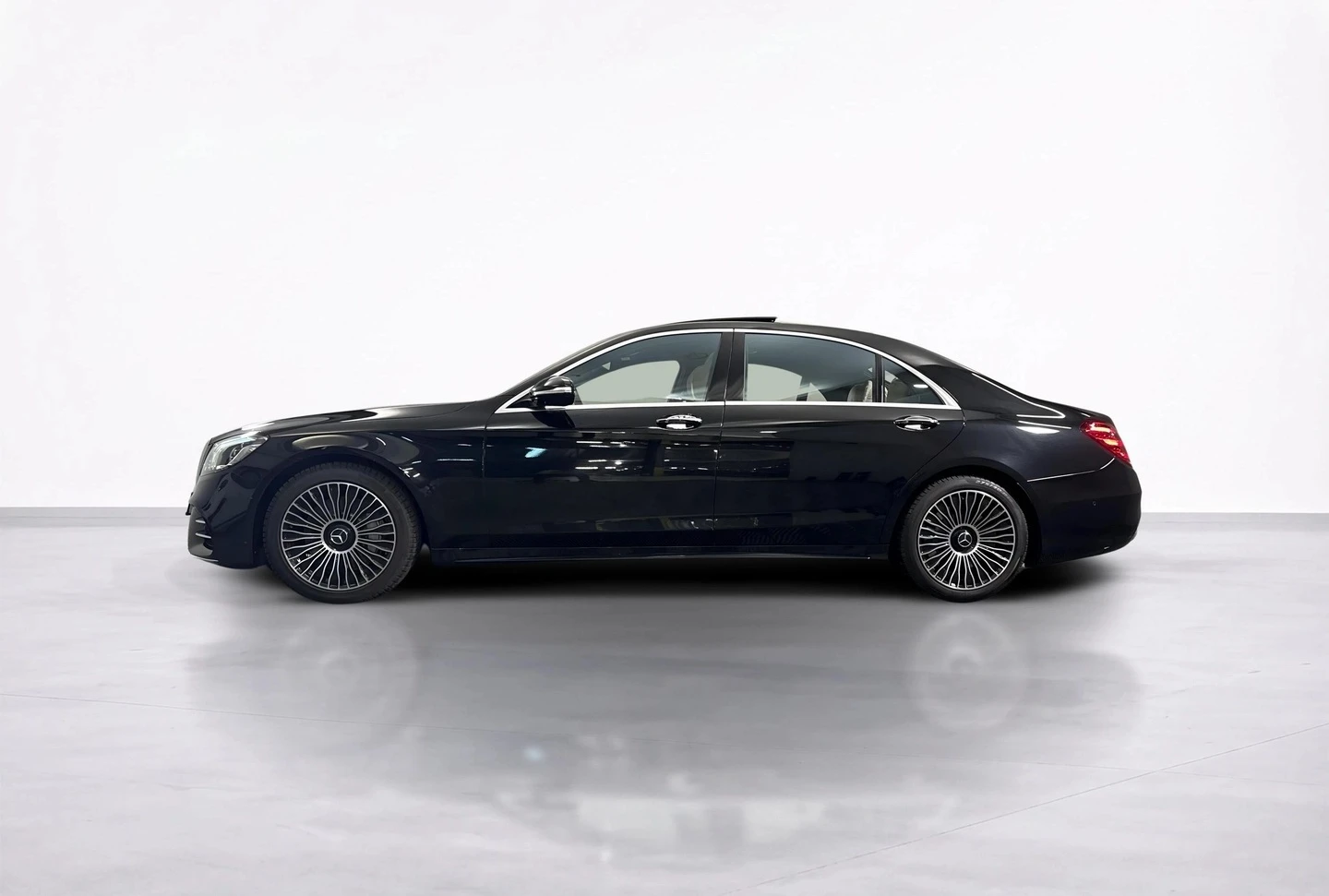 Mercedes-Benz S 560 4MATIC AMG-Line Plus , снимка 3 - Автомобили и джипове - 55902363