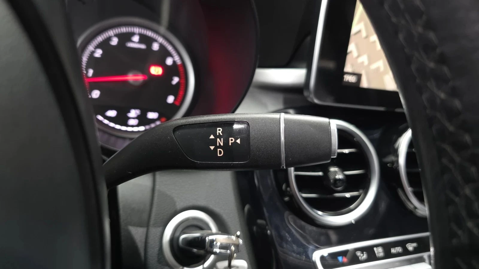 Mercedes-Benz C 200, снимка 9 - Автомобили и джипове - 56685745