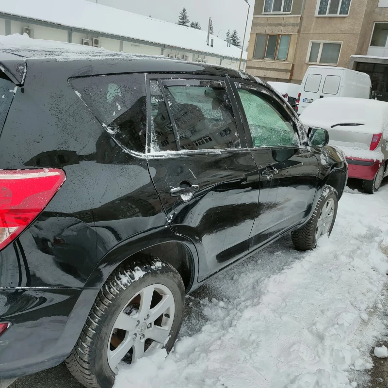 Toyota Rav4, снимка 4 - Автомобили и джипове - 48657512