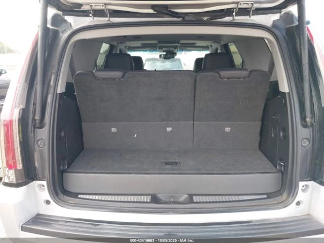 Cadillac Escalade LUXURY* 6.2L V8 420HP* Клип на мотор* Крайна цена!, снимка 15 - Автомобили и джипове - 52975915