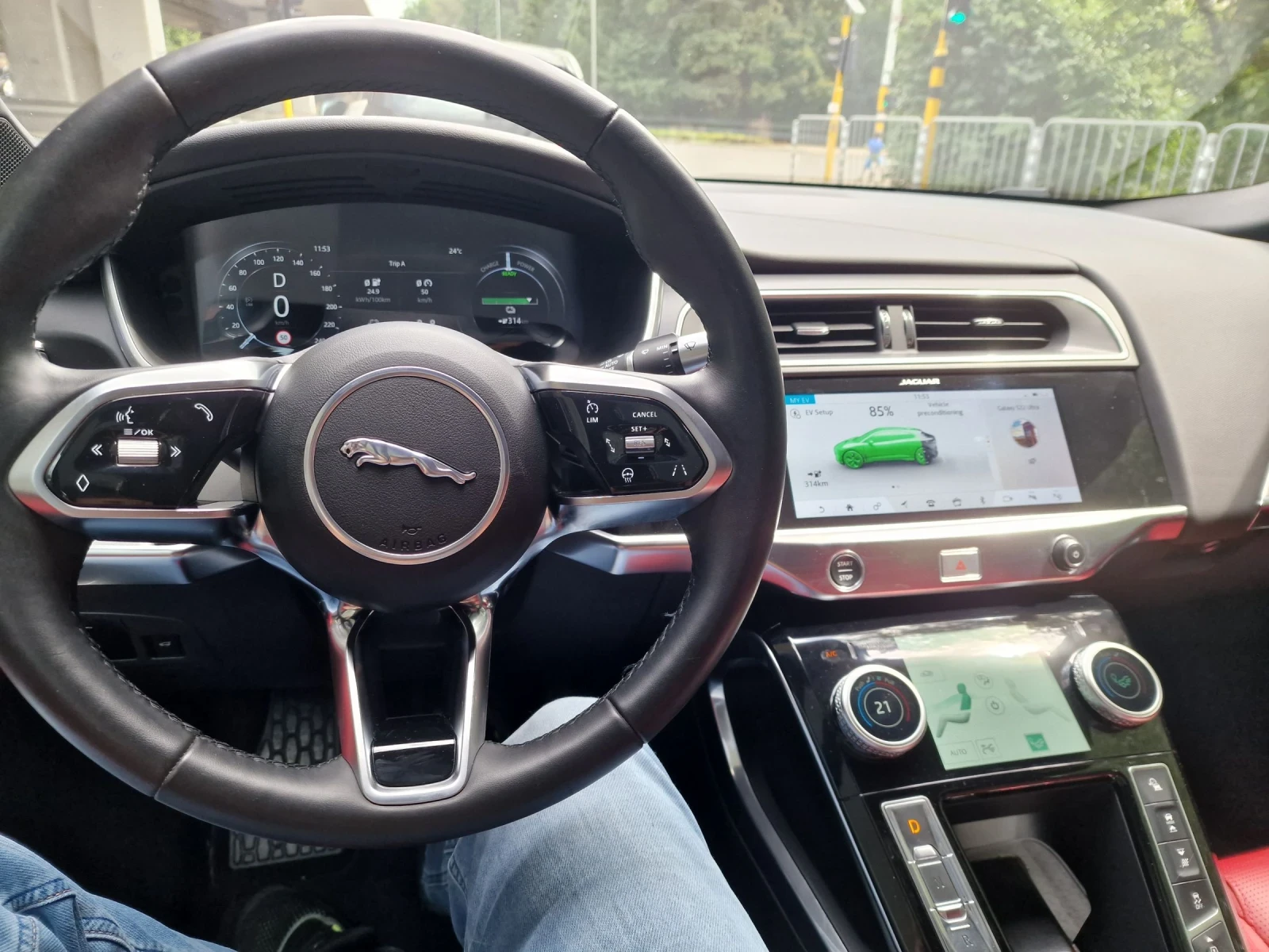 Jaguar I-Pace EV 400 HSE - изображение 8